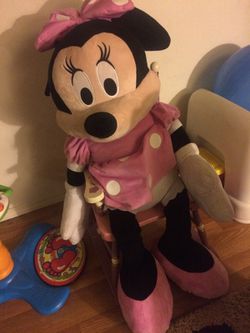 Giant Minnie Mouse