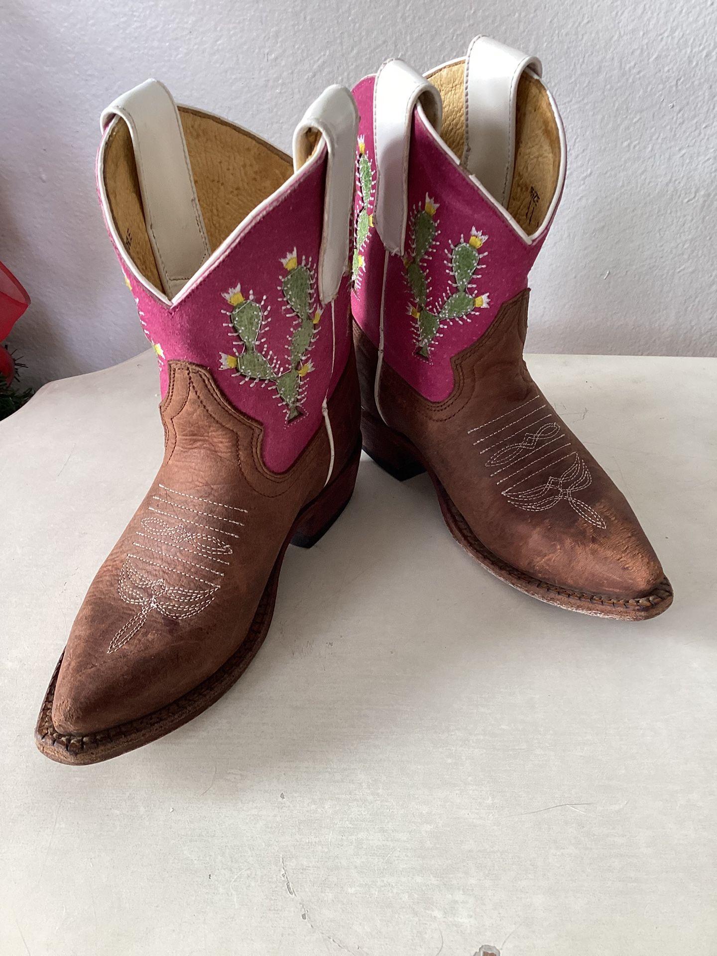Macie Bean Prickled Pink Girls Boots Size 11