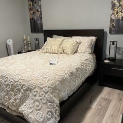 Macys 6 Piece Queen bedroom Set 