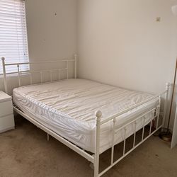 Queen size bed frame w/mattress