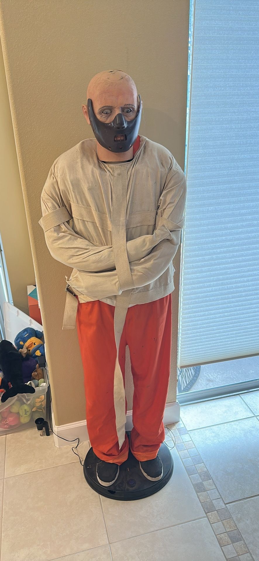 Life-Size Hannibal Lecter Animatronic Prop – Silence of the Lambs | Gemmy Industries | Horror Collection