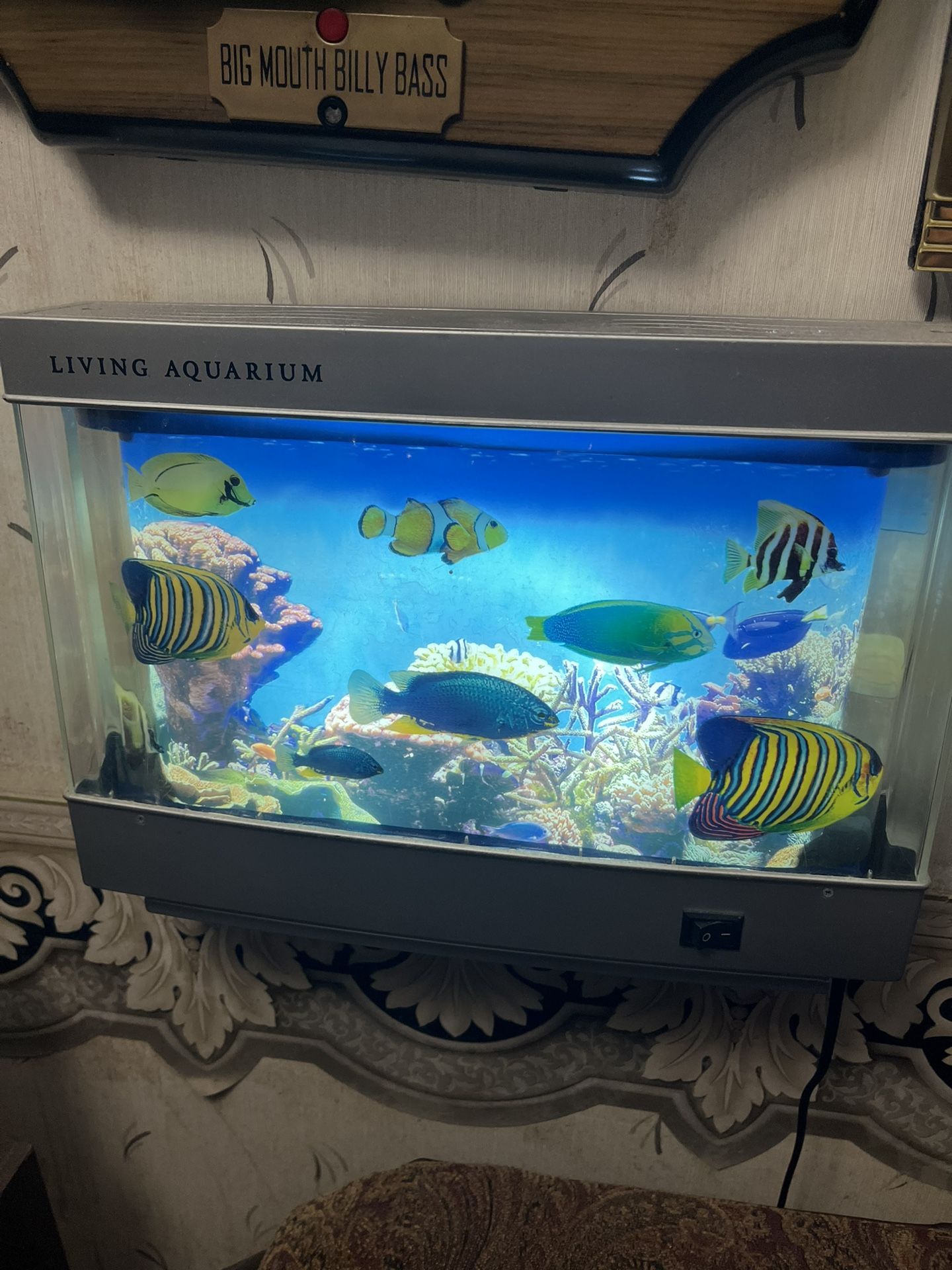 Living Aquarium Fake Fish Tank