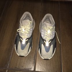 Yeezy 700 Wave Runners 
