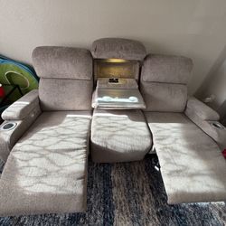 $700 OBO Modern Power Reclining Sofa – Excellent Condition