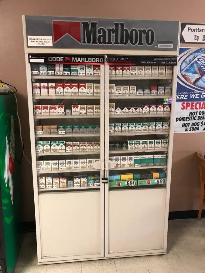 Marlboro Cigarette Retail Display Store Sales Rack
