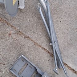 HUGHESNET SATELLITE DISH AND MOUNT
