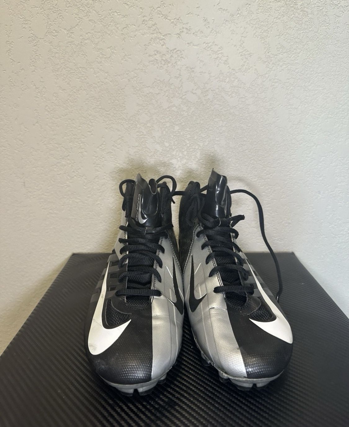 Nike Vapor Pro 3/4 Oakland Raiders NFL Football Cleats Sz 11 Black Silver White