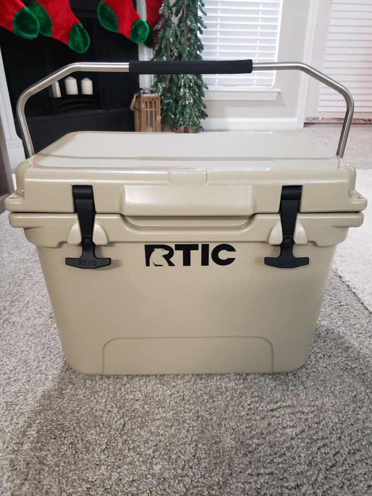 RTIC Cooler (Tan) - 20 Qt - RT20T