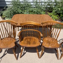 Ethan Allen heirloom nutmeg maple colonial early American table and chairs