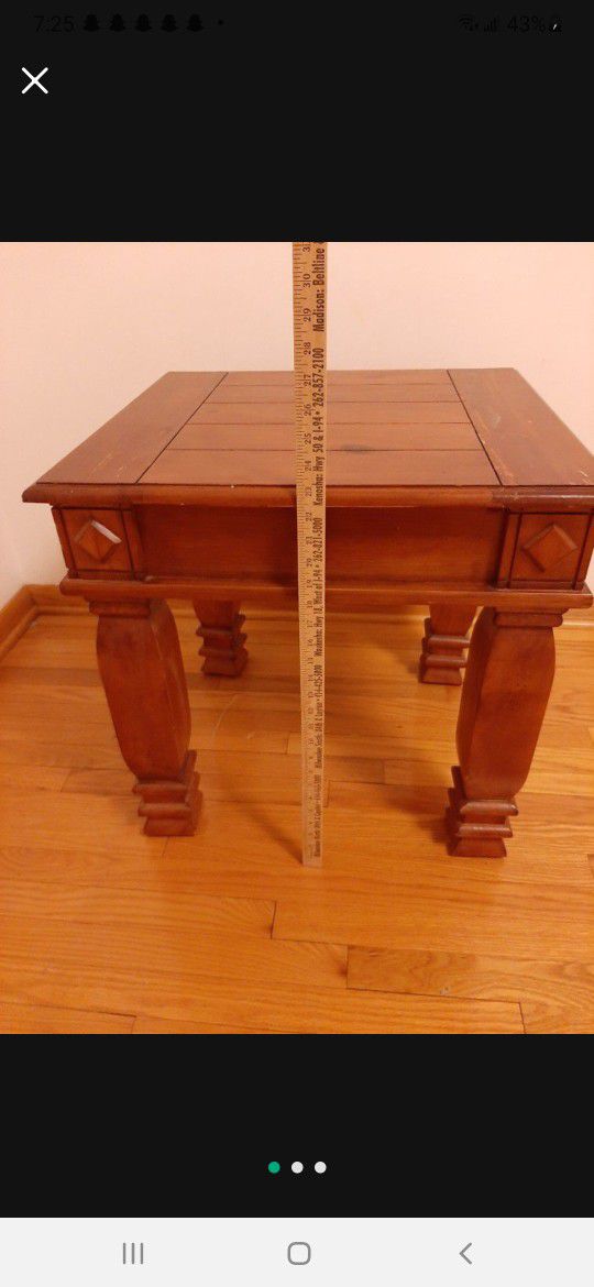 Colonial style side coffe table. 