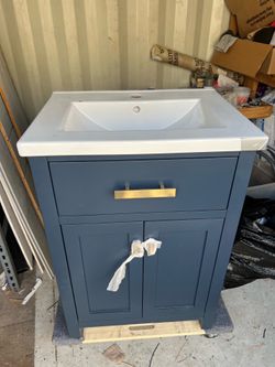 24 inch vanity