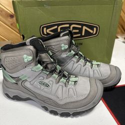 Keen Trail Shoes Size 9 Women’s 