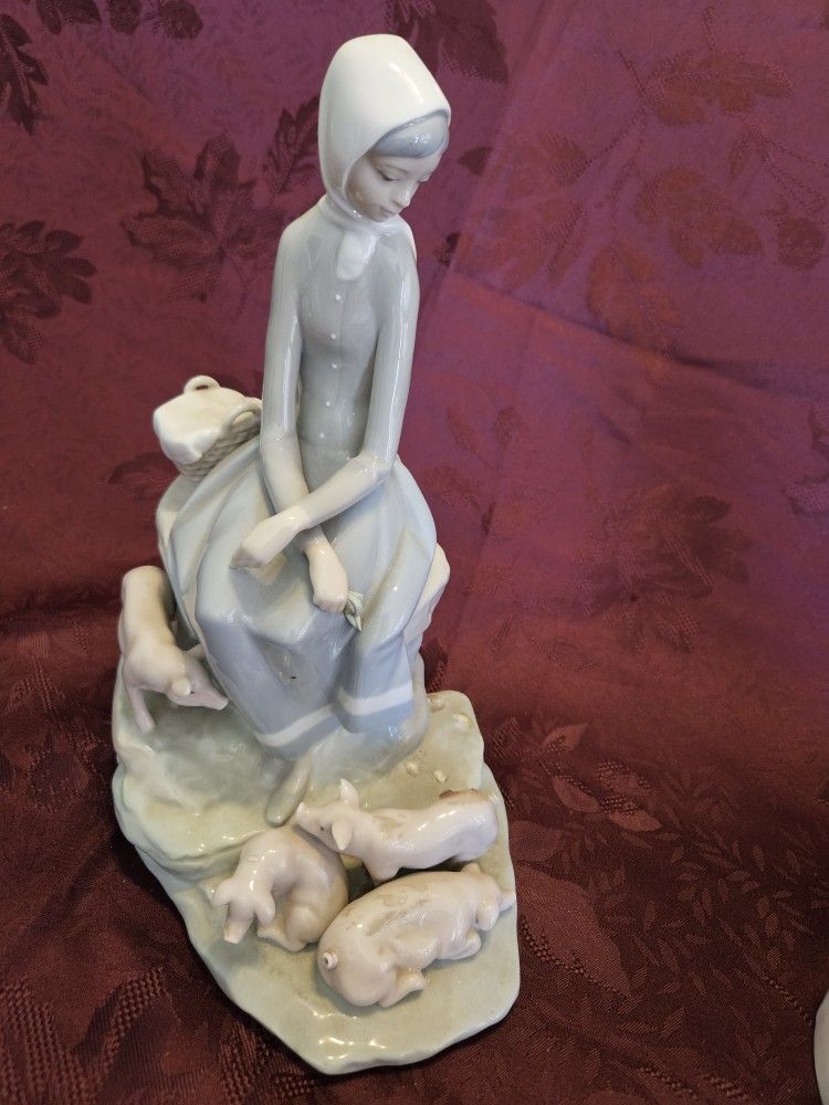 LLadro Figurine