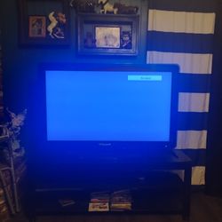Phillips 51 Inch TV W/ Swivel Stand $150 Firm