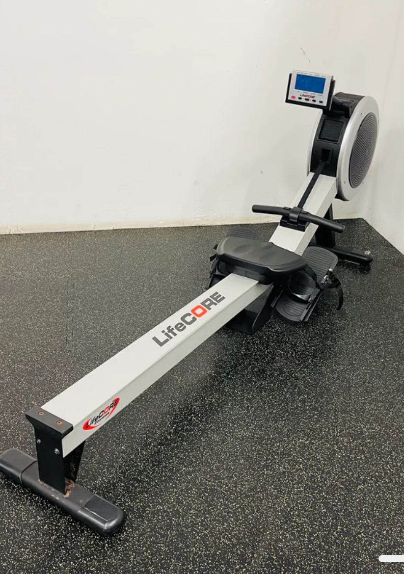 Lifecore R100 Rowing Machine