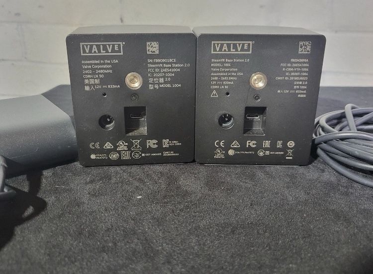 HTC Vive Pro VR Bundle Wireless & Wired, Base Stations, Controllers, Extras