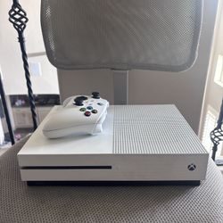Xbox One S White 1TB Gaming Console with HDMI Cables, And Xbox One Controller 