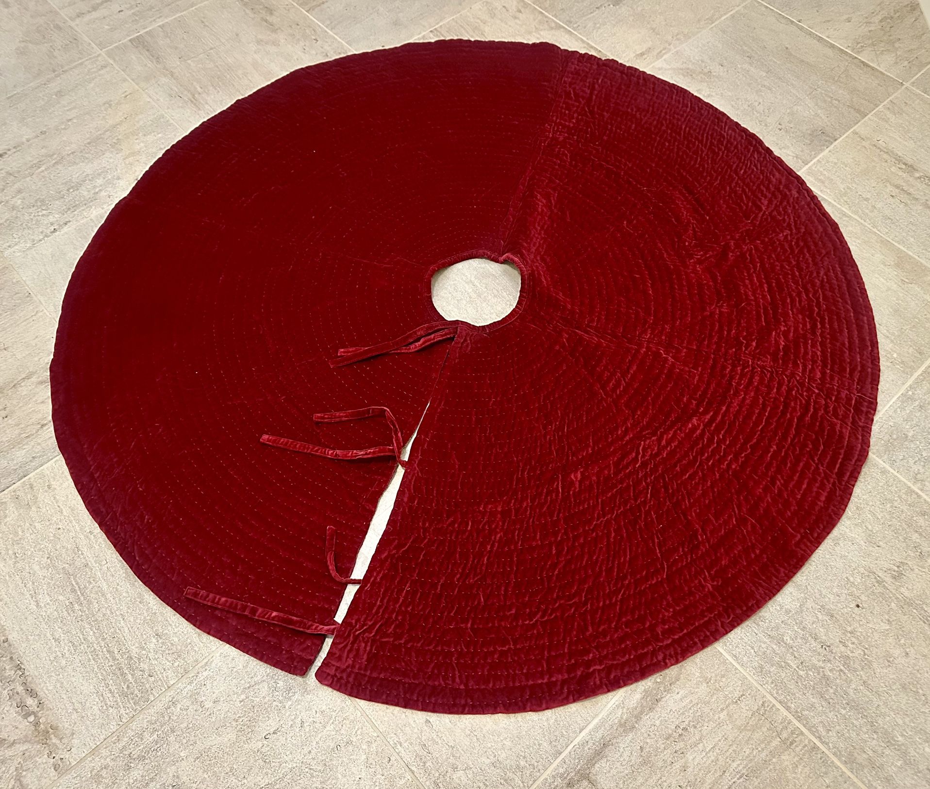 Christmas Tree Skirt, Luxury Velvet Plush Skirt 