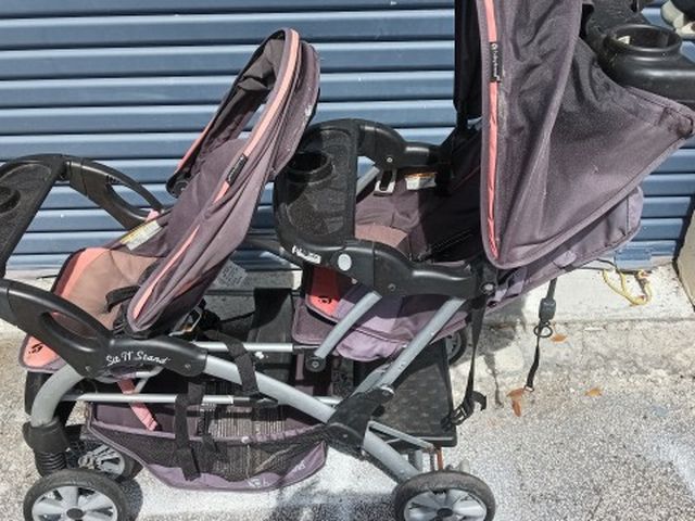 Baby Trend Double Stroller Very Clean Works Perfect