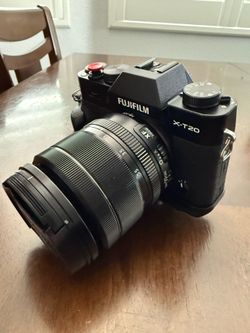 Fuji X-T20 w/ kit lens