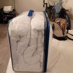 King Size Cooling Comforter By therapeutic 