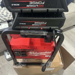 Milwaukee
MX FUEL 3600-Watt/1800-Watt Lithium-Ion Battery Powered Push Start Portable Power Station Battery Generator