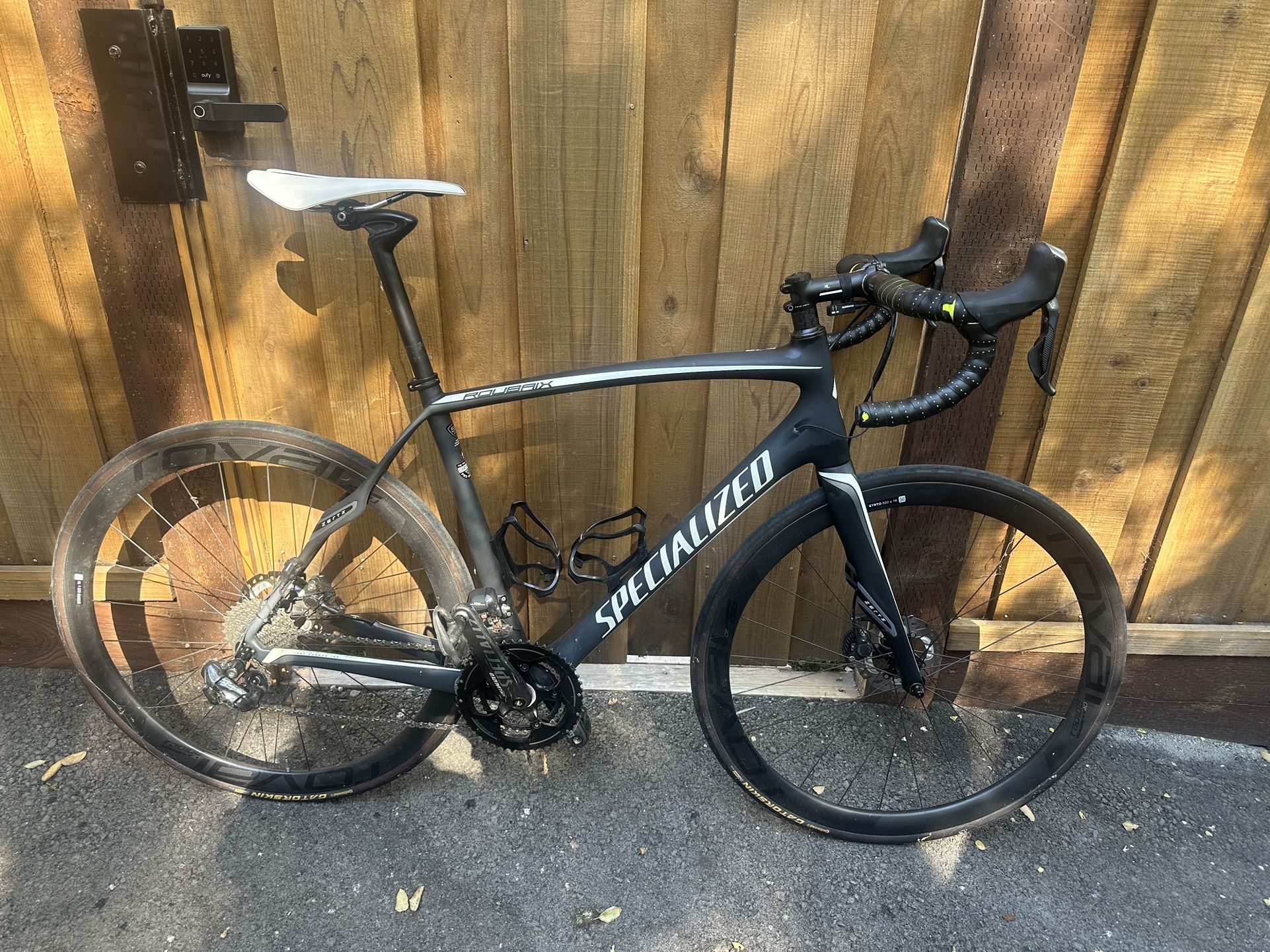 Specialized Roubaix Carbon Road Bike – SRAM Rival, Roval Carbon Wheels