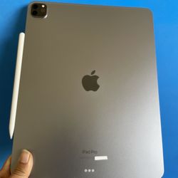 Apple IPad Pro 12.9” 6th Generation (M2 chip / Liquid XDR display/ 2022 ) 128GB with keyboard, pen & Accessories (1TB $1099) 