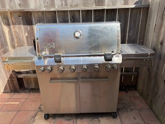 Weber Summit S-650, 6-Burner Stainless Steel Gas Grill - LP (Propane)