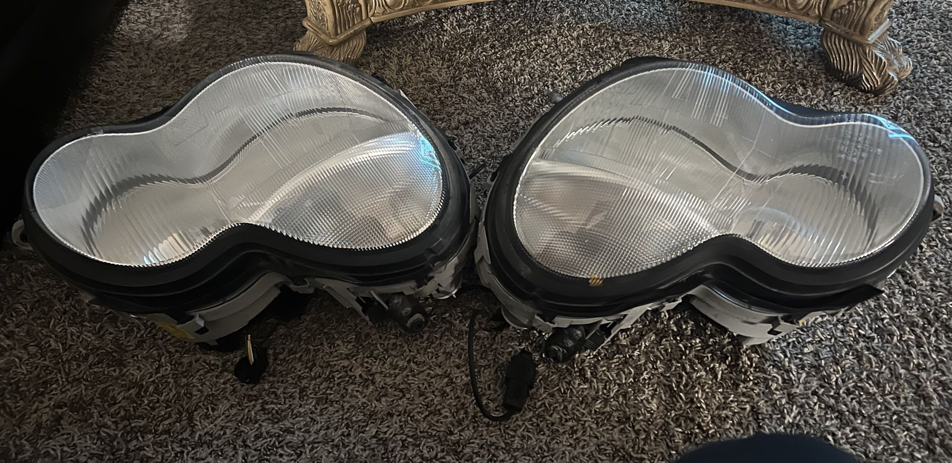 Mercedes Benz Headlight Lamps Halogen OEM  Left and Right pair