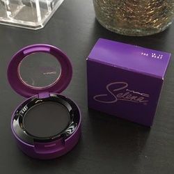 Selena Mac Is it the Beat