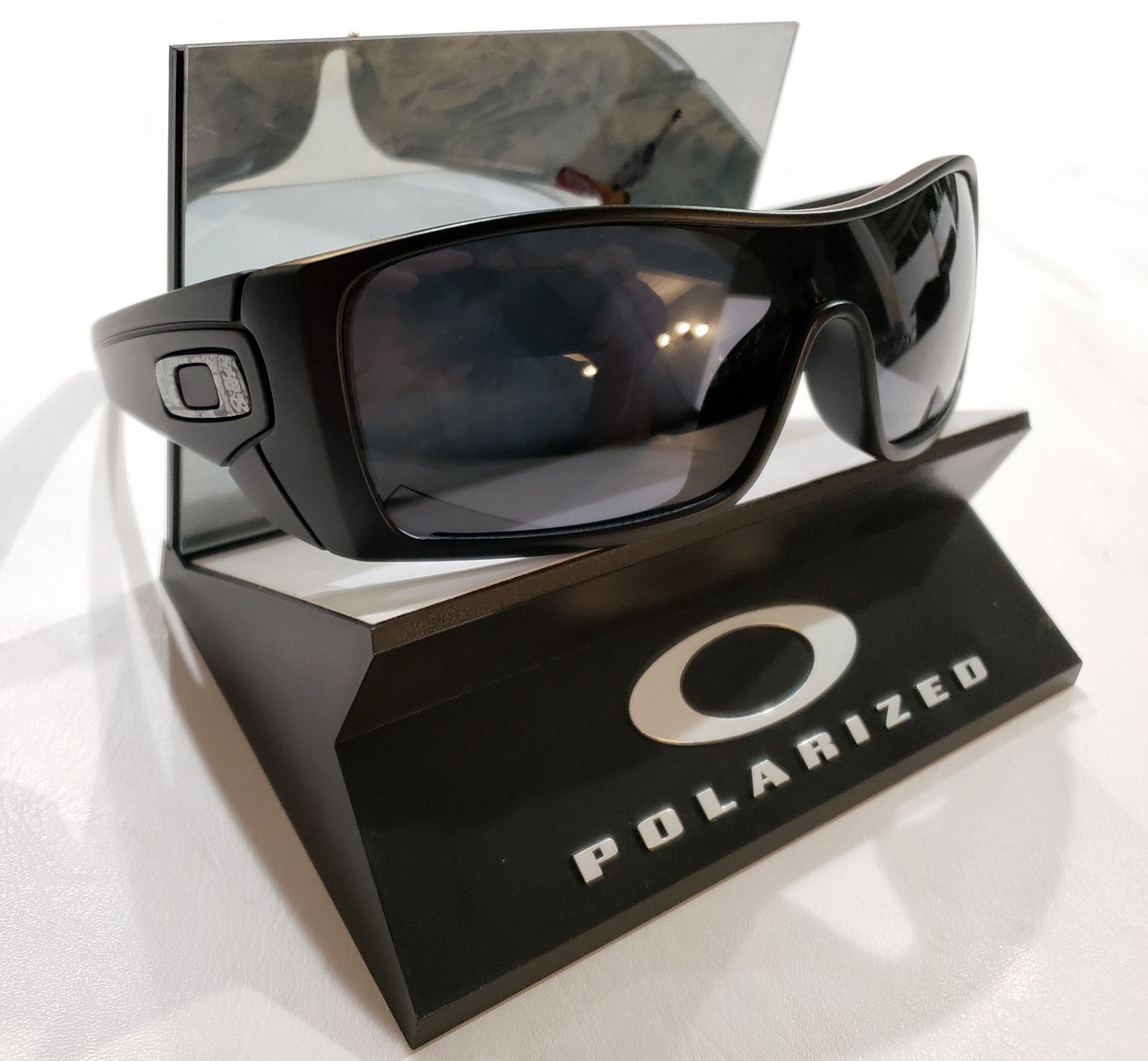 Oakley Batwolf Sunglasses Matte Black / Gray Polarized 9101-01 USA 127mm