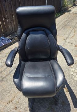 LAZY BOY LEATHER EXECUTIVE CHAIR