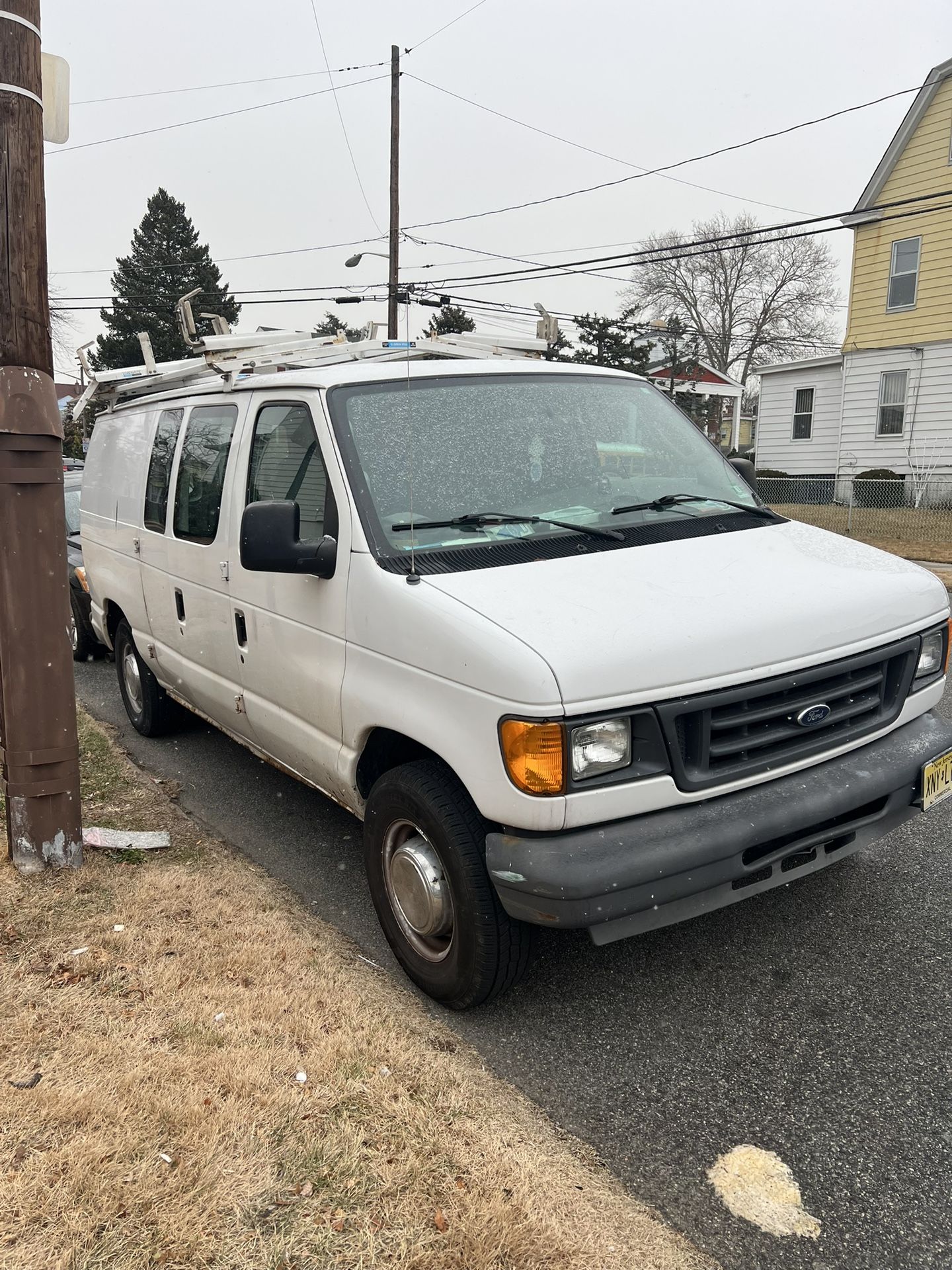 2004 Ford E-250