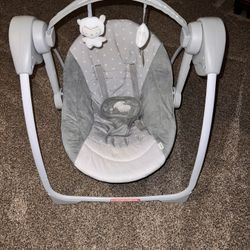 Ingenuity Comfort 2 Go Compact Portable 6-Speed Cushioned Baby Swing with Music, Folds Easy, 0-9 Months 6-20 lbs (Cuddle Lamb)