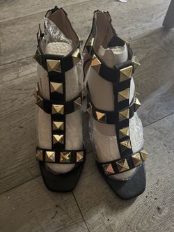 Women's shoes