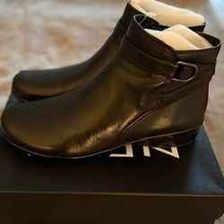 Brand New Naturalizer Colette Leather Boot Size 10