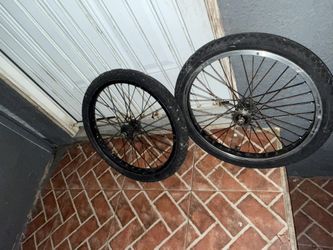 20’ Gt mohawk rims 