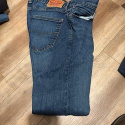 Men’s Levi Jeans Size W 34L30   $6.00