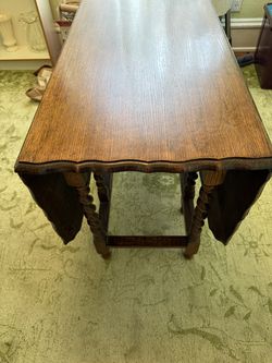 English oak drop leaf dining yable
