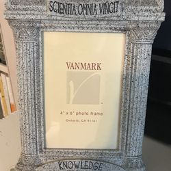 Stone frame "Knowledge Conquers All Things" - 4" x 6"