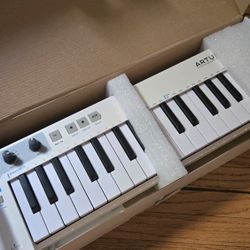 KEYSTEP - Keyboard / Sequencer 