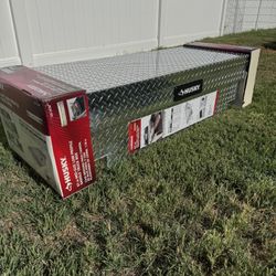 Truck toolbox