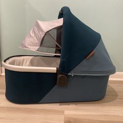 Uppababy Bassinet Finn Blue With mattress 