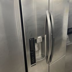 LG Side By Side In Stainless Steel Used With Food Showcase