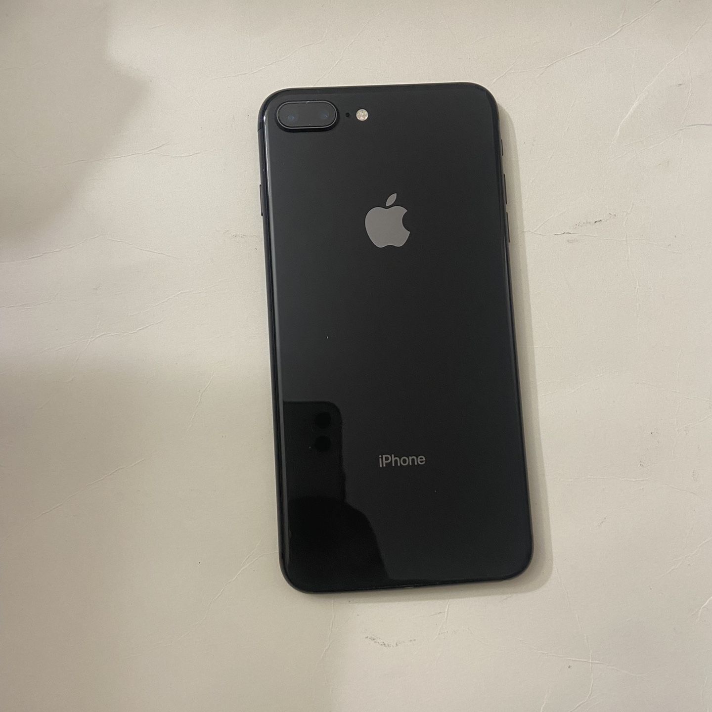 iPhone 8 Plus 64 Gb Unlocked (firm Price) desbloqueado