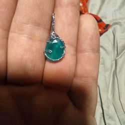 green onyx pendant 