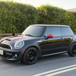 2012 MINI COOPER S