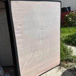 FREE FREE FREE Queen size box spring
