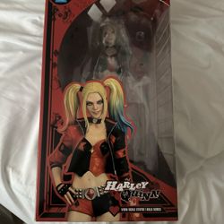 Harley Quinn Collectible